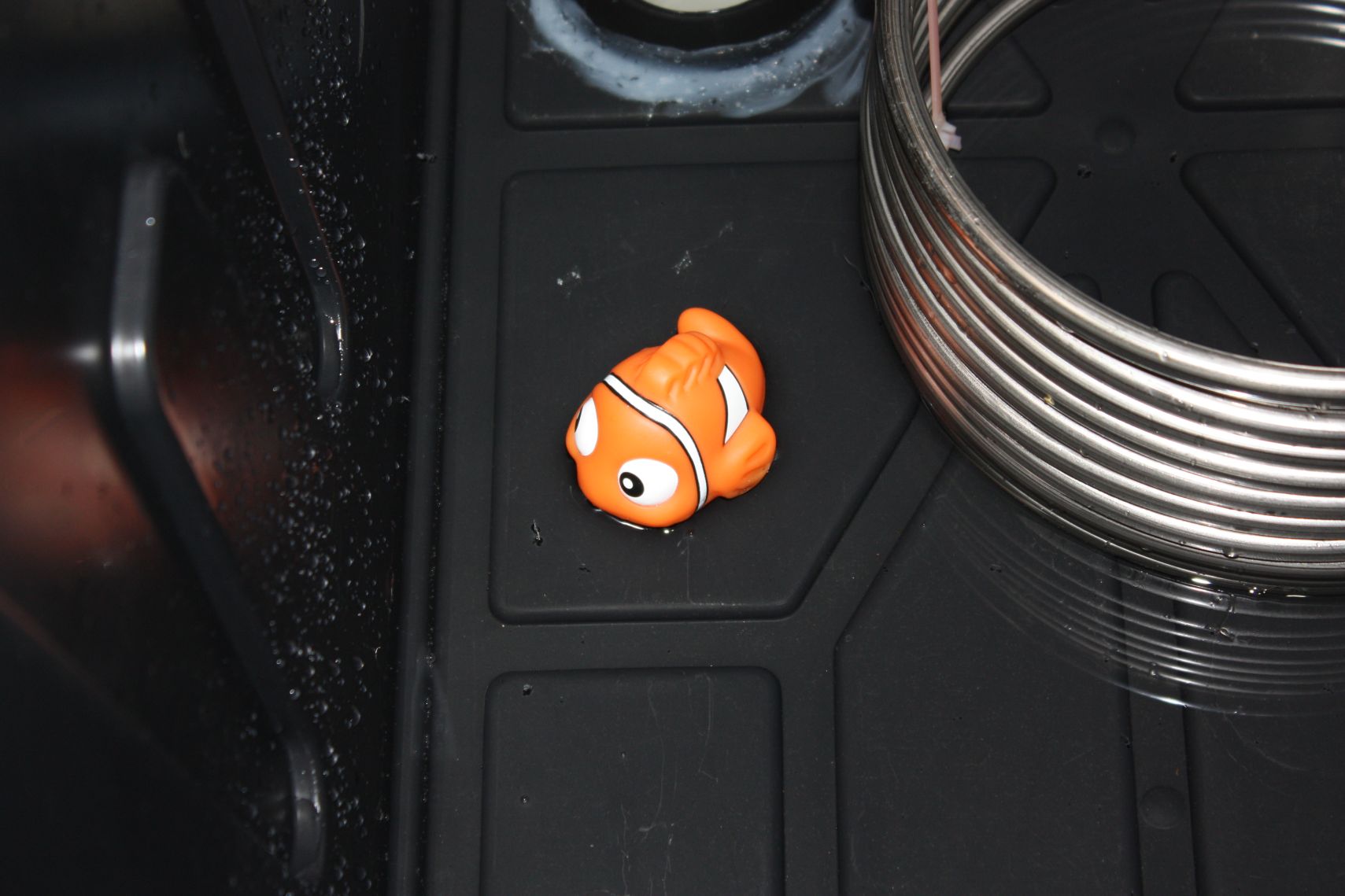 if nemo can swim, it's good enough for me. no leaks, no drips, no problem!